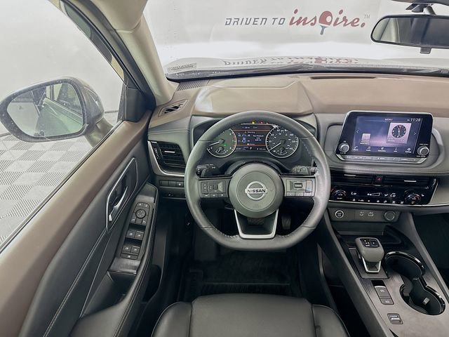 Used 2021 Nissan Rogue SV w/ Premium Package image 27