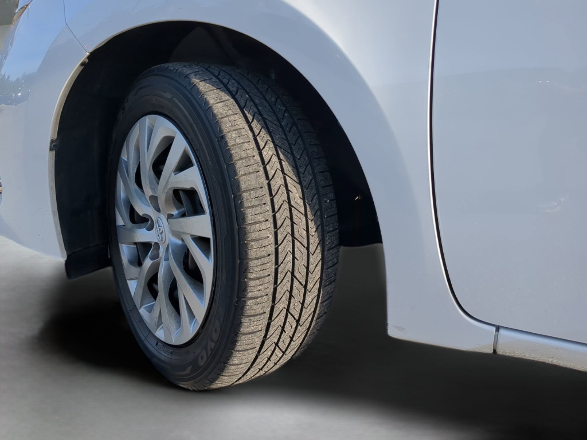 Used 2018 Toyota Corolla LE image 67