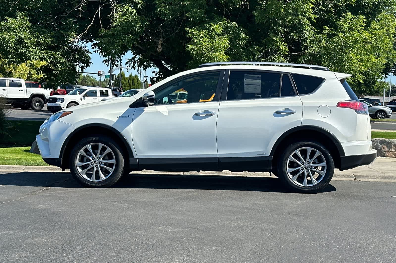 Used 2018 Toyota RAV4 Limited w/ Advanced Technology Package AWD/4WD image 5
