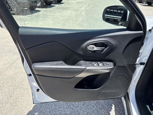 Used 2019 Jeep Cherokee Latitude Plus FWD image 23