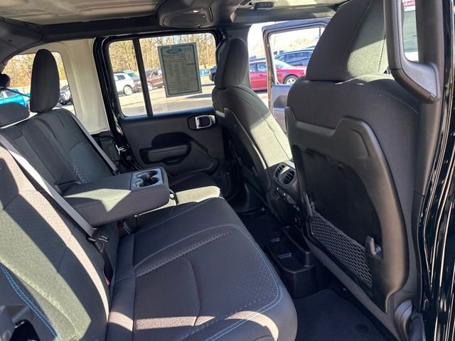 Used 2025 Jeep Wrangler Unlimited Rubicon 4xe w/ Safety Group AWD/4WD image 39