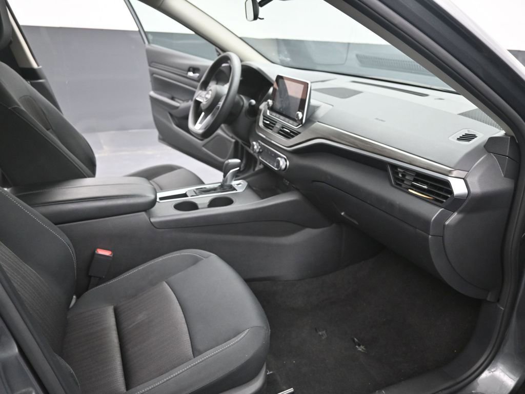 Used 2025 Nissan Altima 2.5 SV FWD image 28