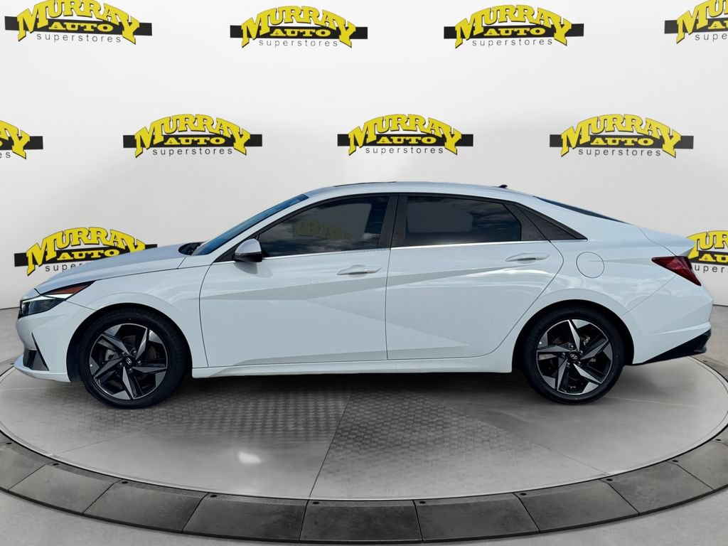 Used 2023 Hyundai Elantra Limited w/ Preferred Accessory Package FWD image 2