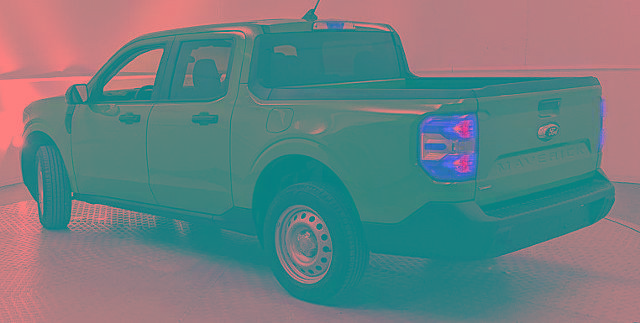 Certified 2022 Ford Maverick XL image 3