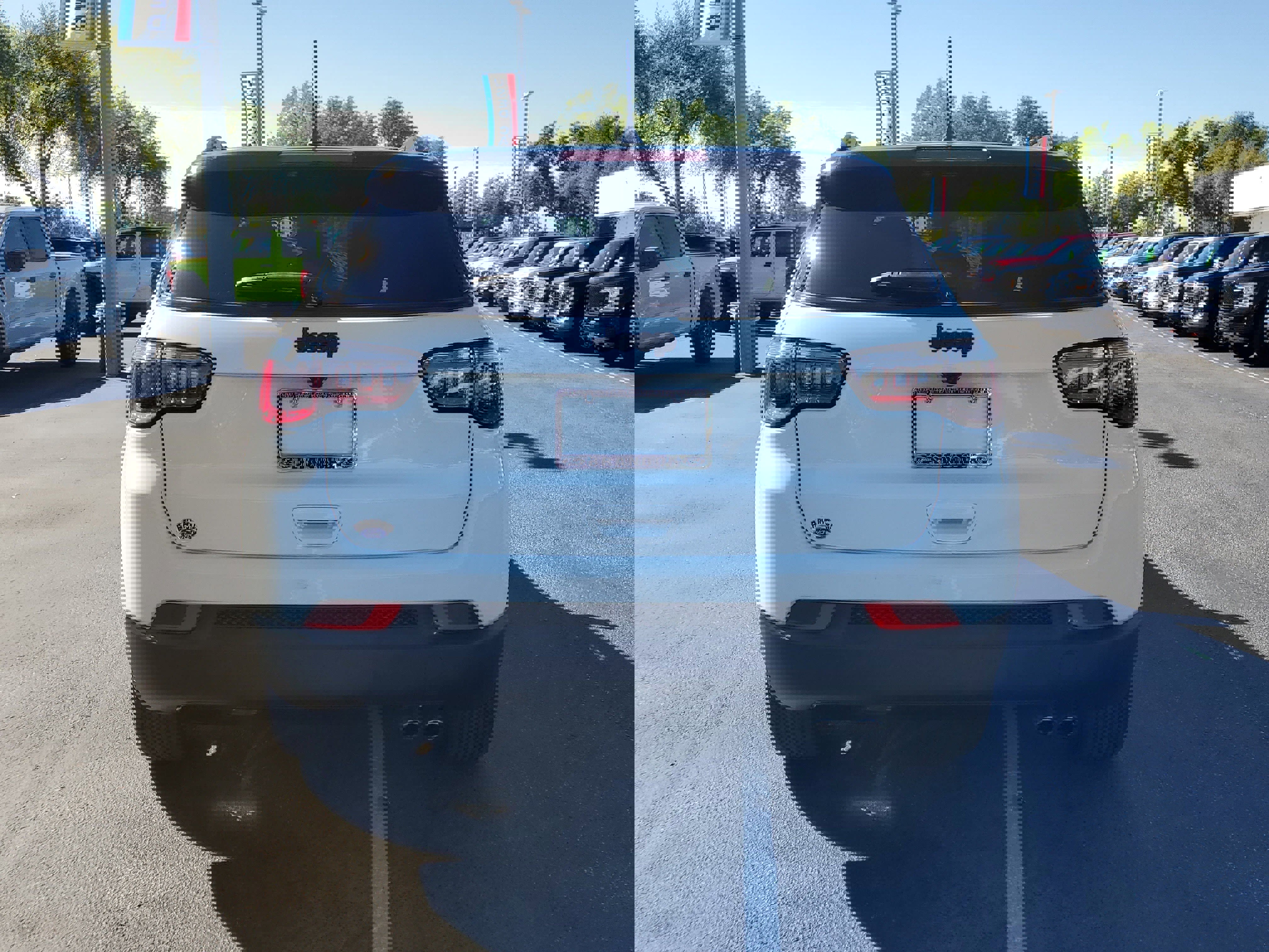 Used 2022 Jeep Compass Altitude w/ Sun and Sound Group image 2