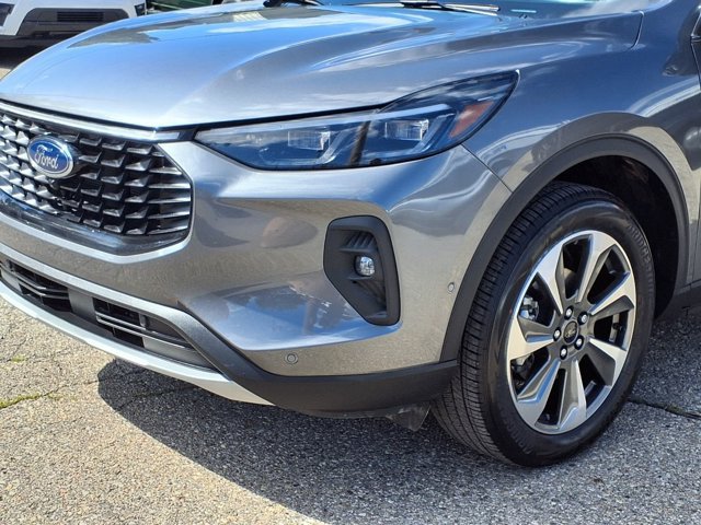 Certified 2024 Ford Escape Platinum w/ Premium Technology Package AWD/4WD image 27