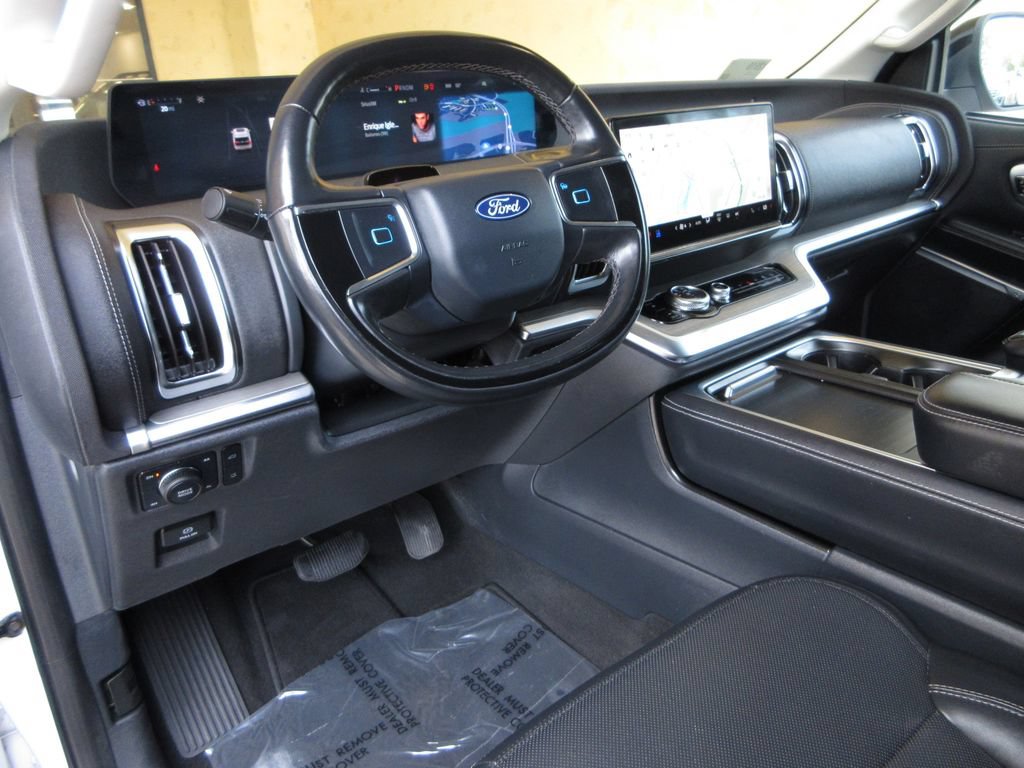 Certified 2025 Ford Expedition Platinum w/ Driver's Package AWD/4WD image 14