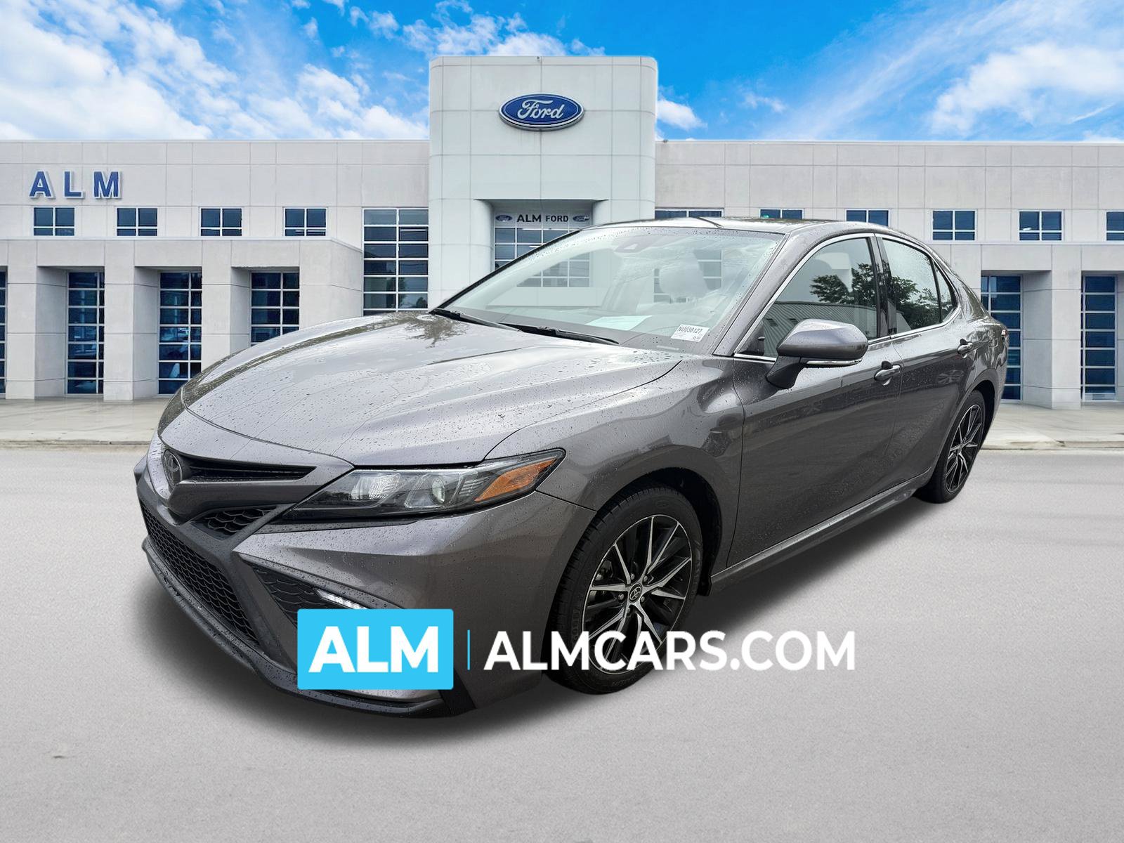 Used 2022 Toyota Camry SE w/ Convenience Package FWD image 1