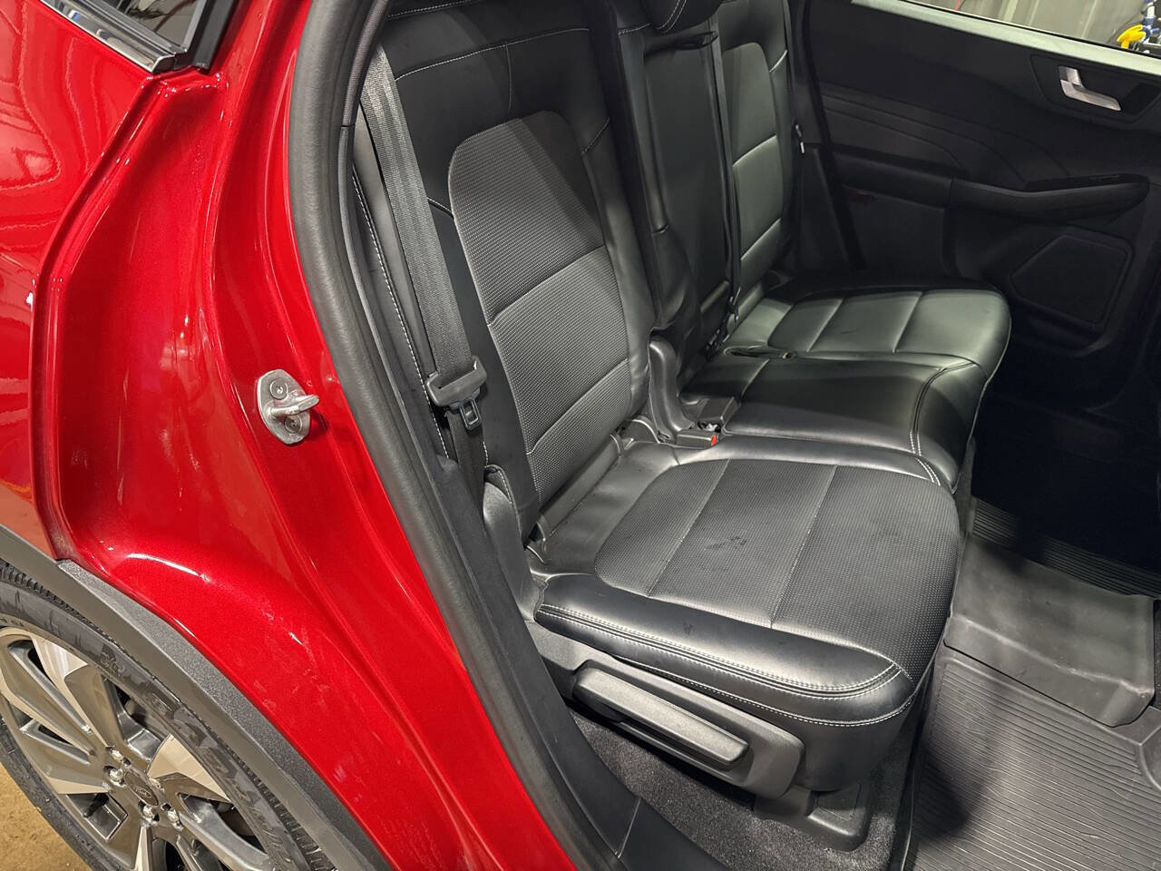 Certified 2024 Ford Escape Platinum image 24