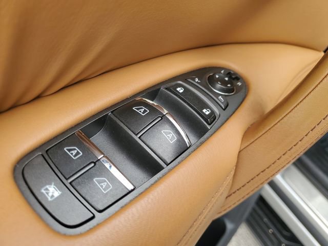 Used 2017 Nissan Armada Platinum w/ Interior Lighting Package image 20