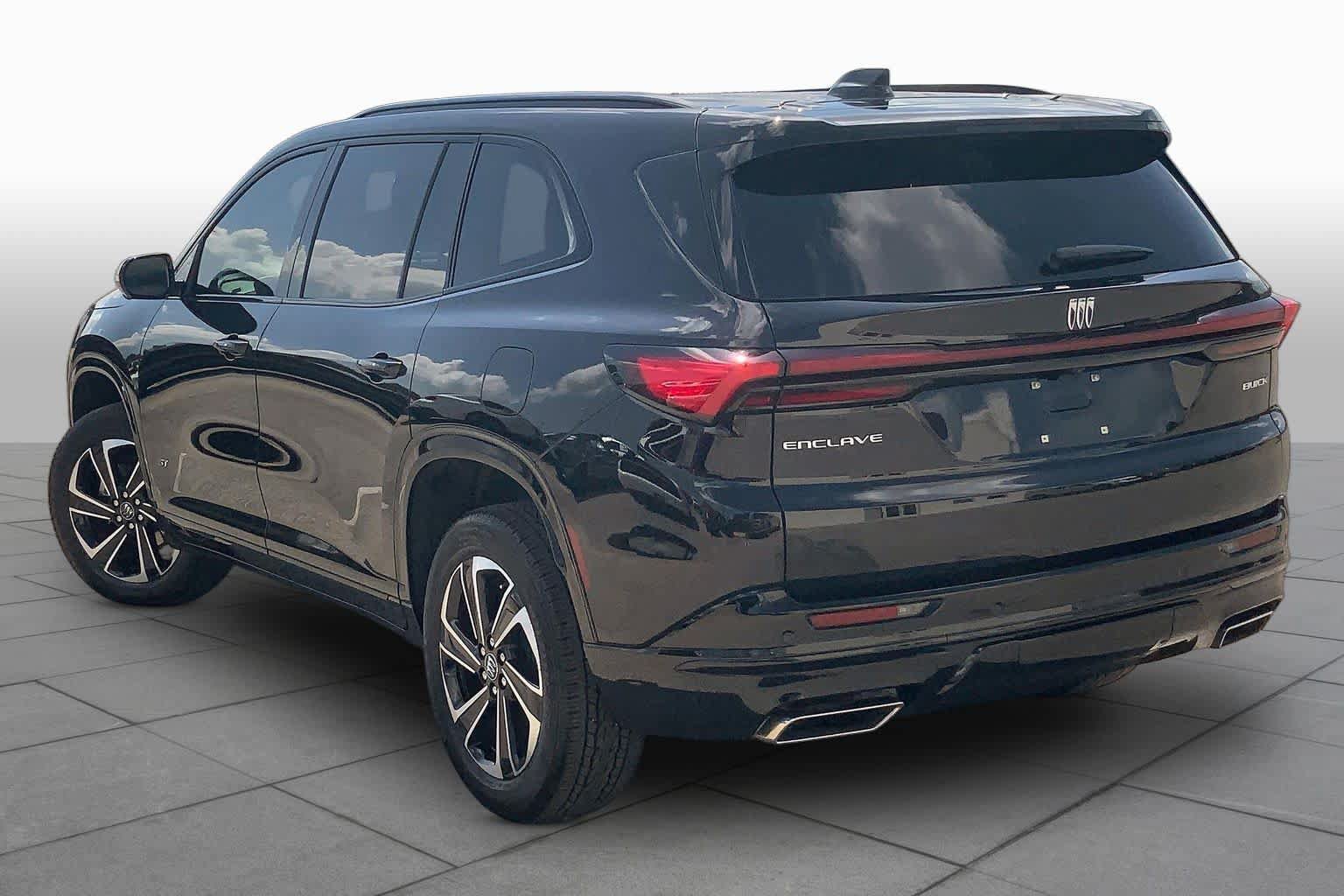 Used 2025 Buick Enclave Sport Touring w/ Power Package FWD image 11