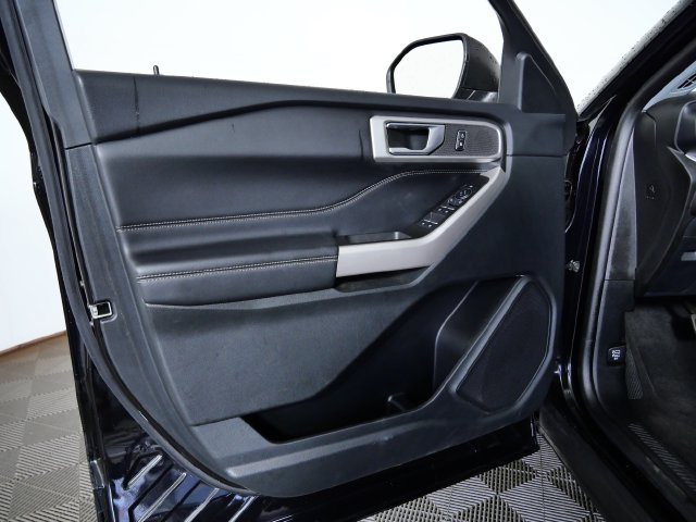 Certified 2023 Ford Explorer XLT w/ Equipment Group 202A AWD/4WD image 17