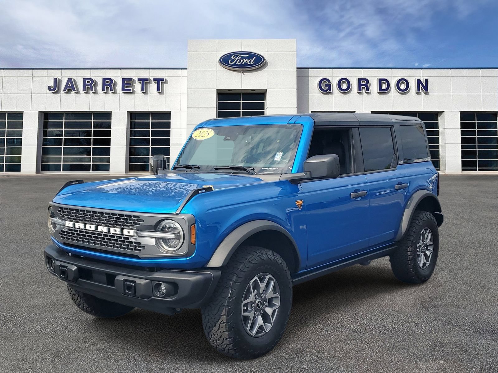 Certified 2025 Ford Bronco Badlands AWD/4WD image 2