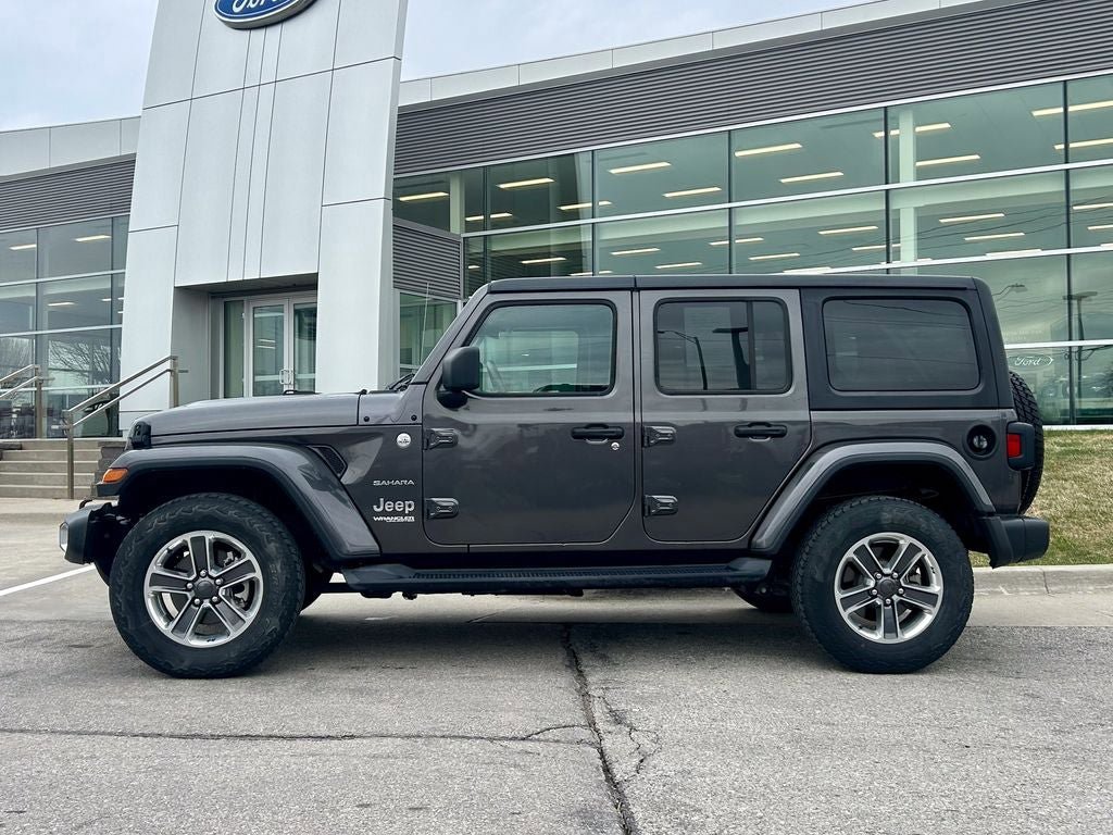 Used 2018 Jeep Wrangler Unlimited Sahara AWD/4WD image 5