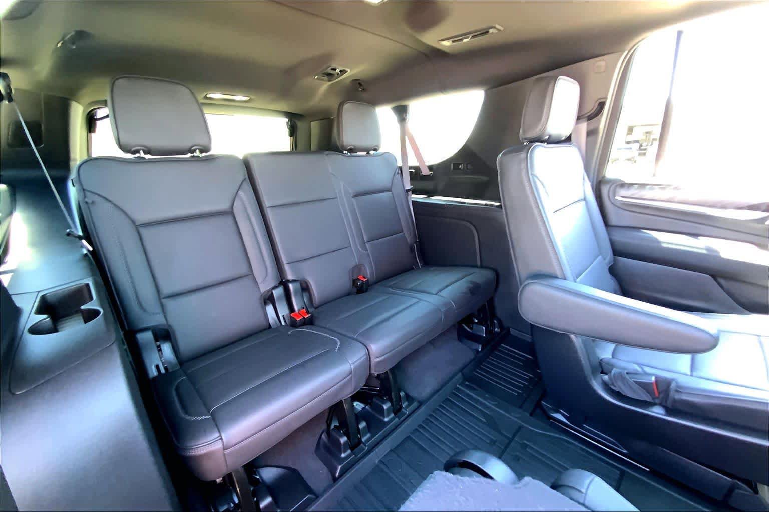 Used 2024 GMC Yukon XL Denali w/ Denali Reserve Package AWD/4WD image 20
