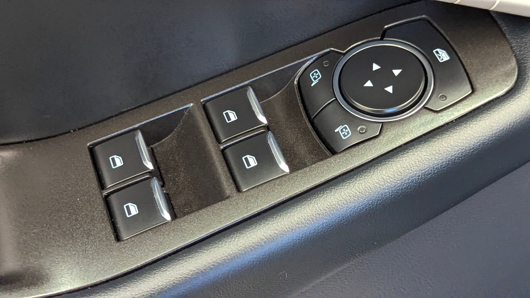 Certified 2025 Ford Explorer ST-Line w/ ST-Line Street Pack image 23