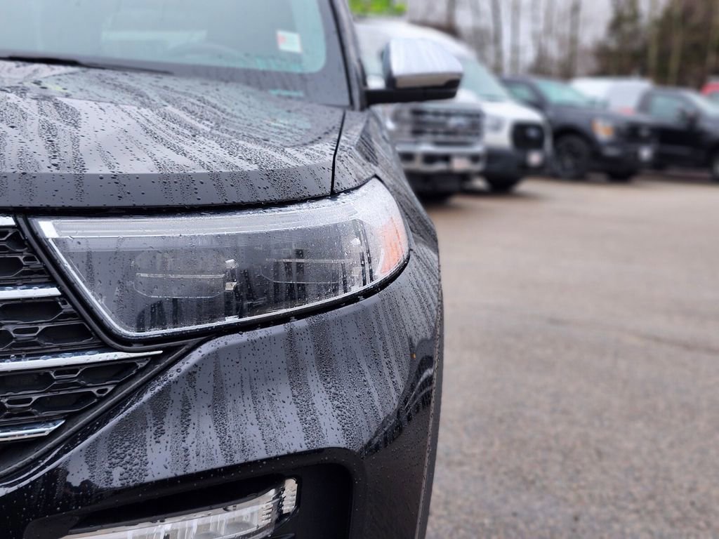 Certified 2022 Ford Explorer XLT w/ Equipment Group 202A image 10