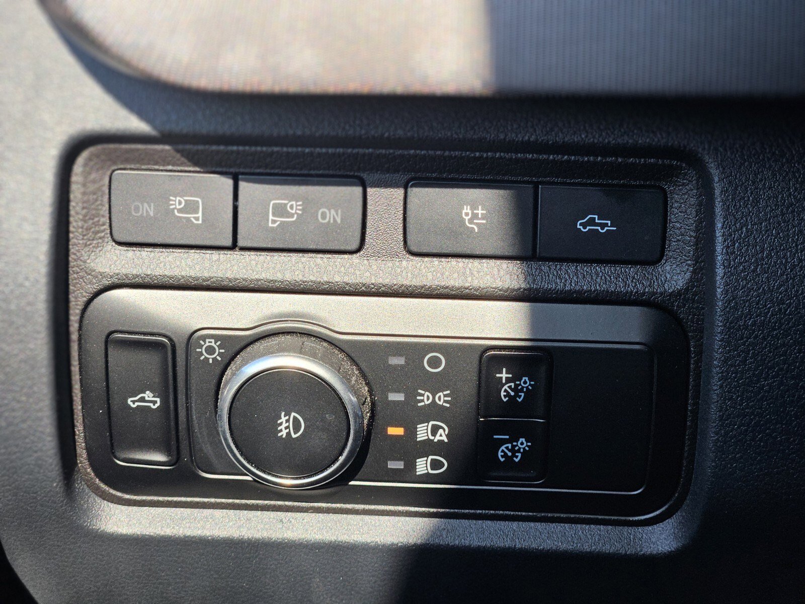 Certified 2024 Ford F250 Platinum w/ FX4 Off-Road Package image 25