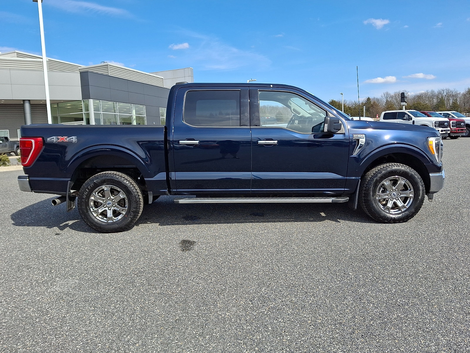 Certified 2022 Ford F150 XLT w/ Equipment Group 302A High image 5