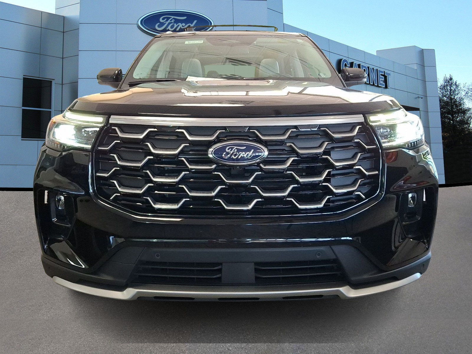 Certified 2025 Ford Explorer Platinum w/ Ultimate Package AWD/4WD image 3