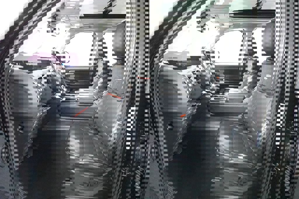 Certified 2025 Ford Expedition Platinum image 26