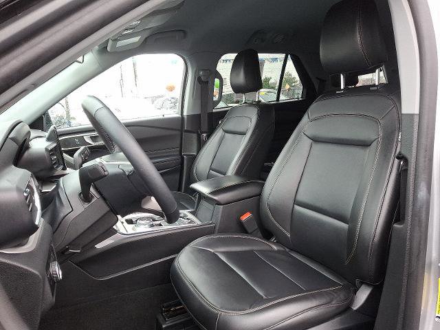 Certified 2023 Ford Explorer XLT w/ Equipment Group 202A image 13