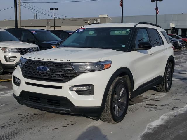 Certified 2022 Ford Explorer XLT w/ Equipment Group 202A image 2