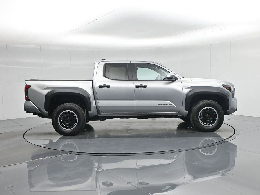 Used 2024 Toyota Tacoma TRD Off-Road image 28