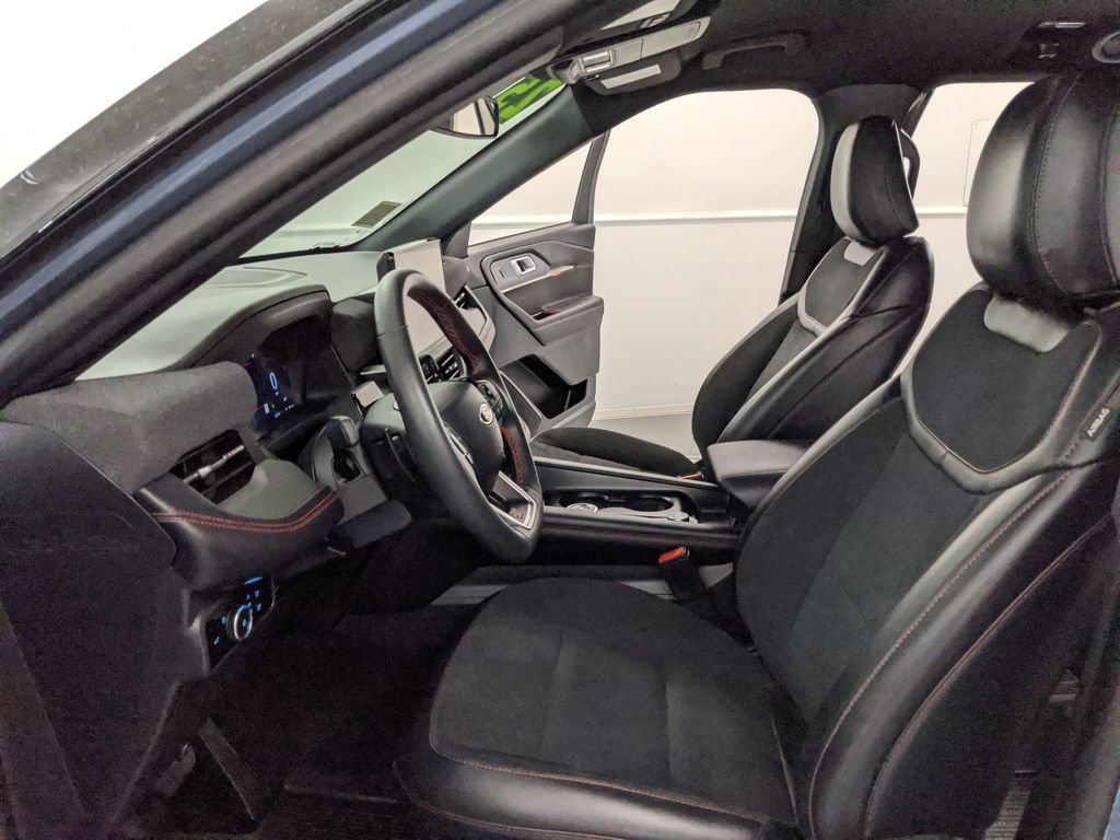 Certified 2025 Ford Explorer ST RWD image 15