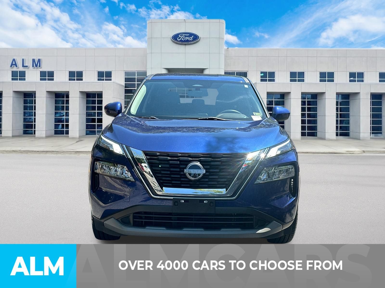 Used 2023 Nissan Rogue SV AWD/4WD image 2
