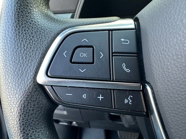 Used 2020 Toyota Highlander L FWD image 21