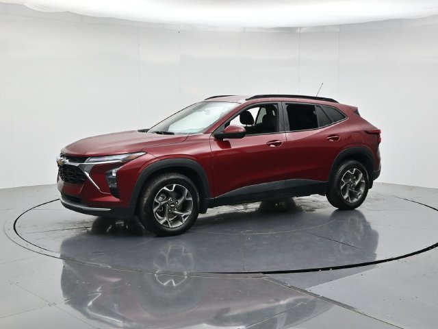 Used 2025 Chevrolet Trax LT w/ LT Convenience Package FWD image 5