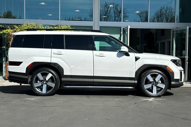 Used 2024 Hyundai Santa Fe Limited image 3