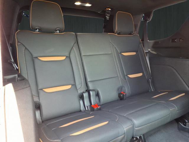 Used 2024 GMC Yukon AT4 w/ Technology Package image 16