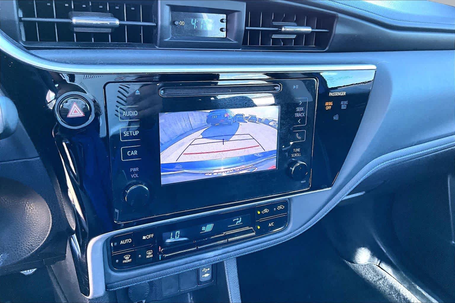Used 2017 Toyota Corolla SE FWD image 29
