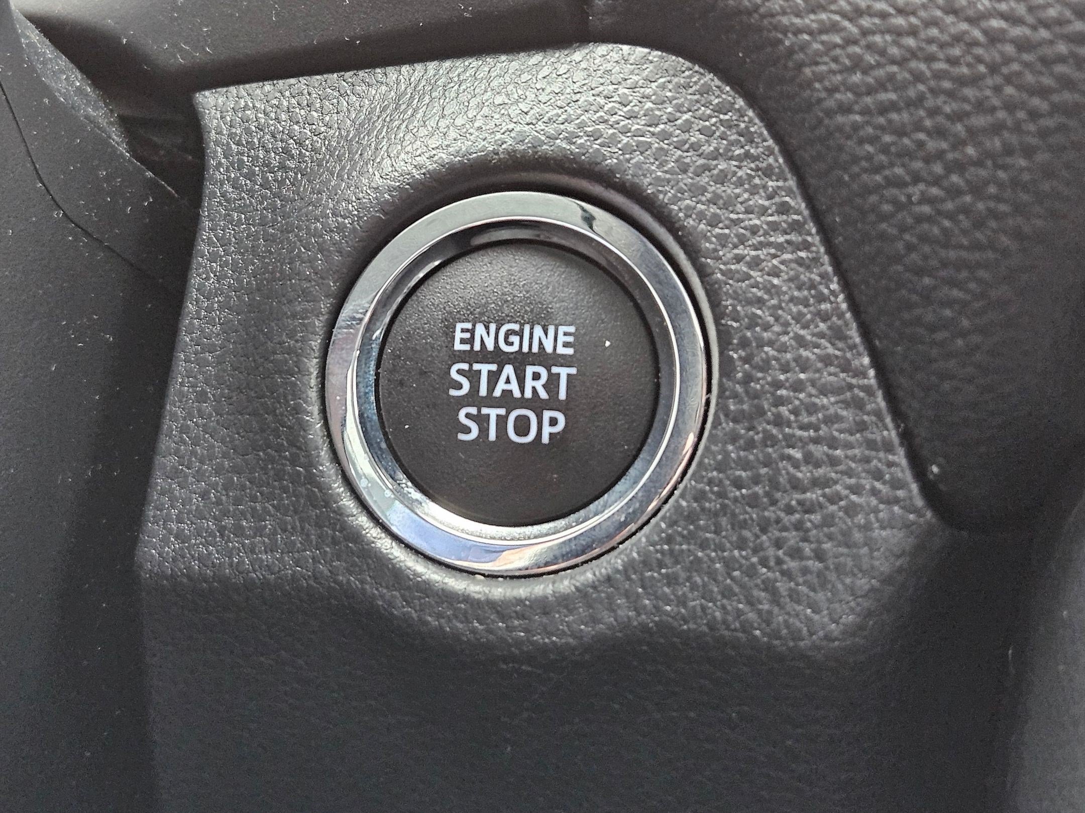 Used 2025 Toyota RAV4 XLE w/ Convenience Package FWD image 20