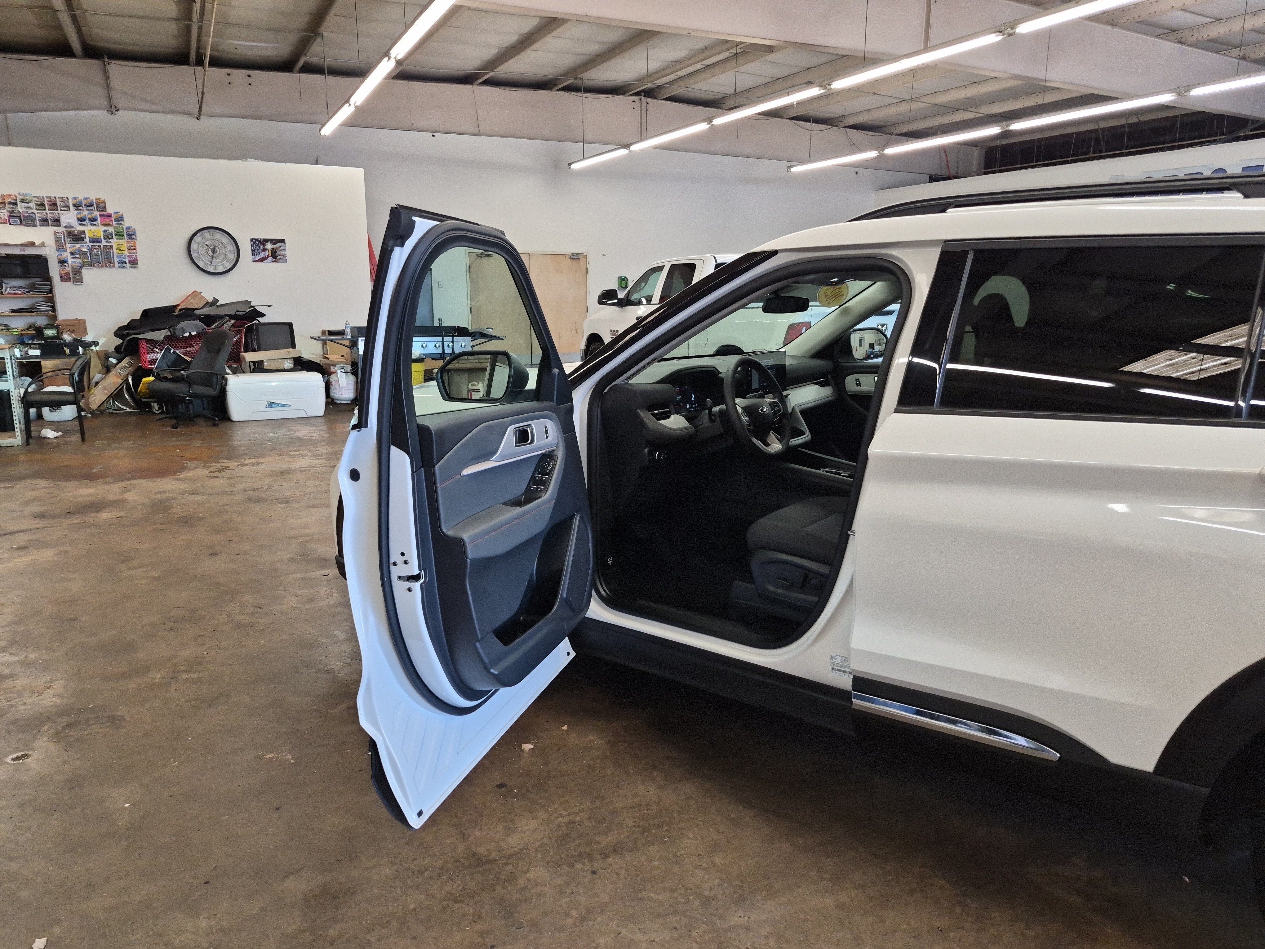 Certified 2025 Ford Explorer Active AWD/4WD image 9