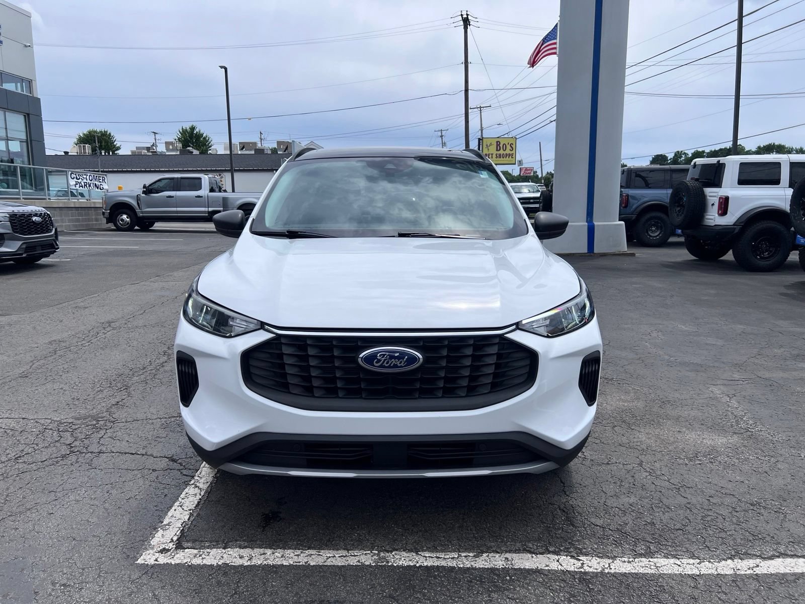 Certified 2024 Ford Escape Active w/ Tech Pack #1 AWD/4WD image 2
