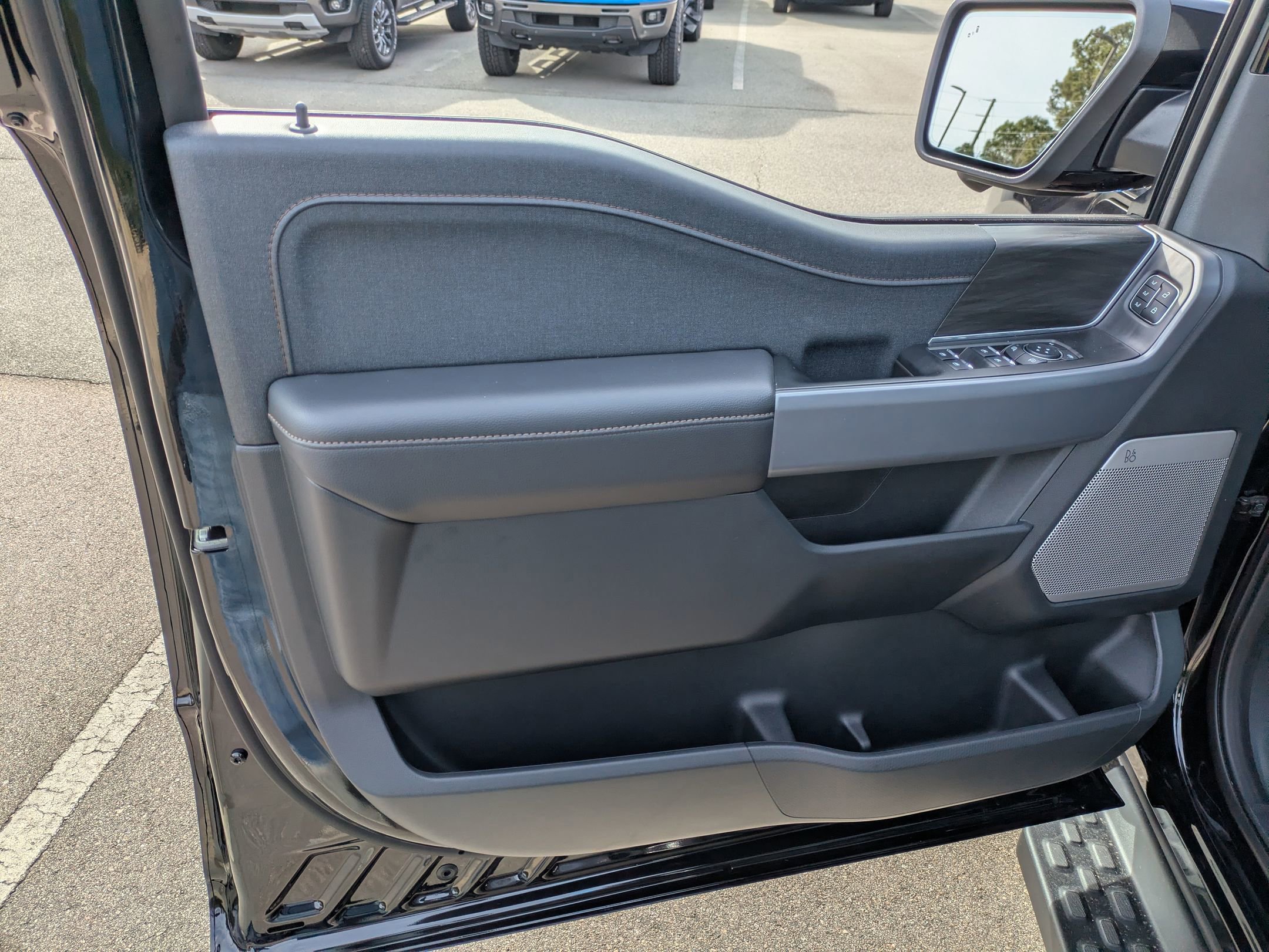 Certified 2025 Ford F150 Lightning Lariat image 18