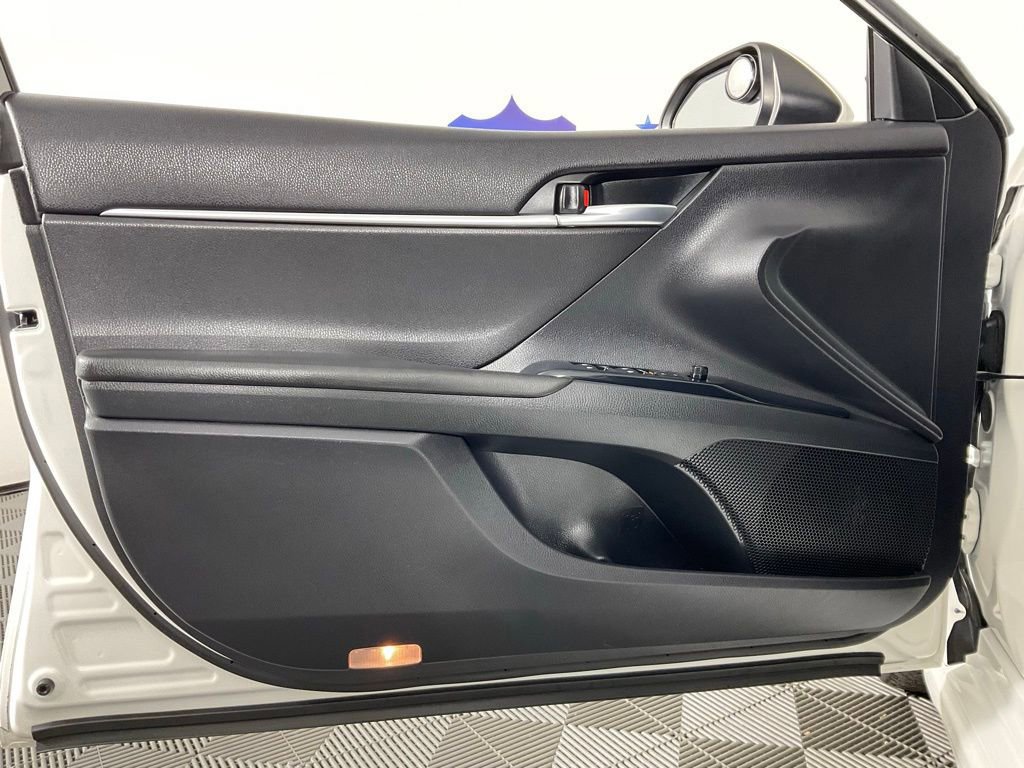 Used 2018 Toyota Camry SE image 12