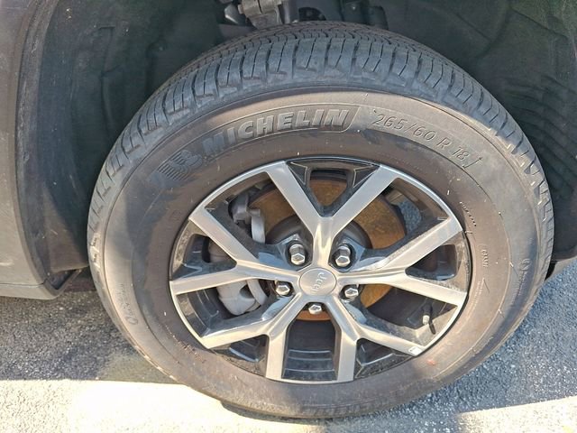 Used 2025 Jeep Grand Cherokee Limited AWD/4WD image 6