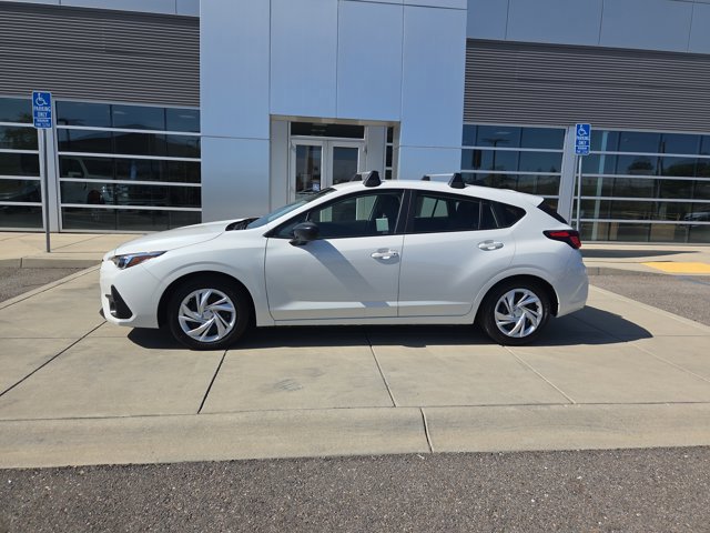 Used 2025 Subaru Impreza 2.0i image 2