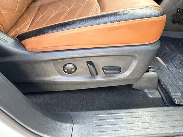 Used 2025 Nissan Pathfinder Platinum FWD image 21