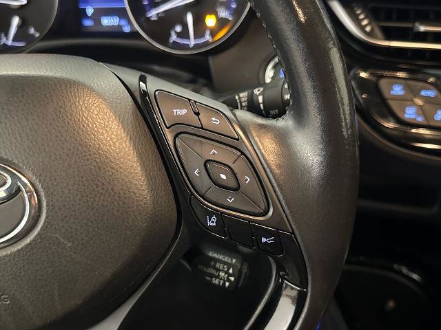 Used 2020 Toyota C-HR XLE FWD image 19