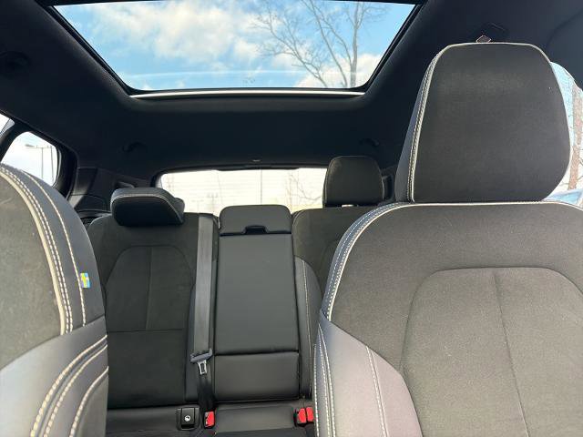 Used 2022 Volvo XC40 P8 Recharge Plus image 28