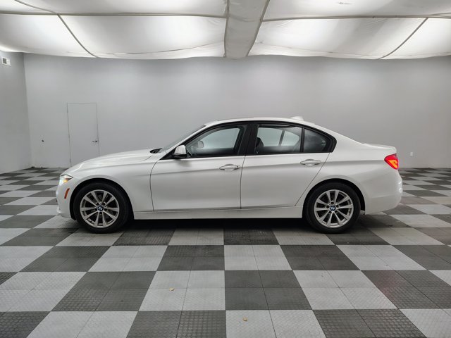 Used 2018 BMW 320i xDrive Sedan w/ Convenience Package AWD/4WD image 4
