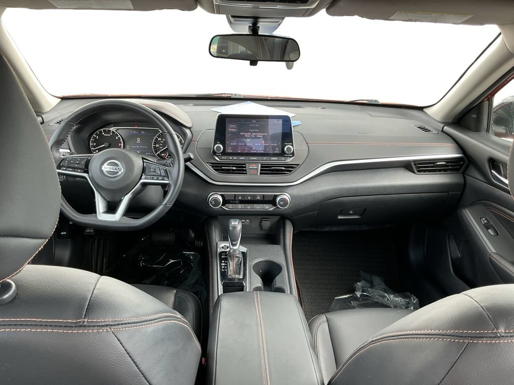 Used 2021 Nissan Altima 2.5 SR FWD image 12