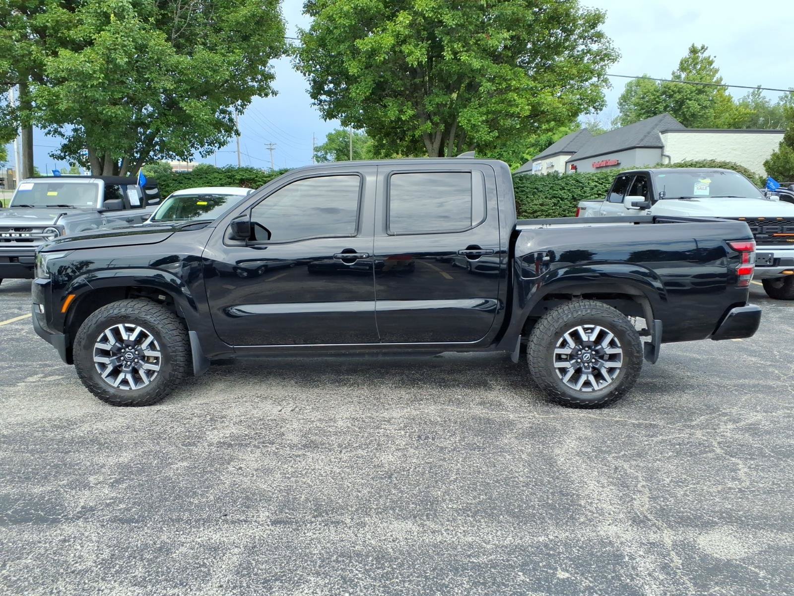 Used 2022 Nissan Frontier SV AWD/4WD image 5