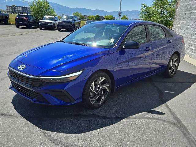 Used 2025 Hyundai Elantra Sport FWD image 8