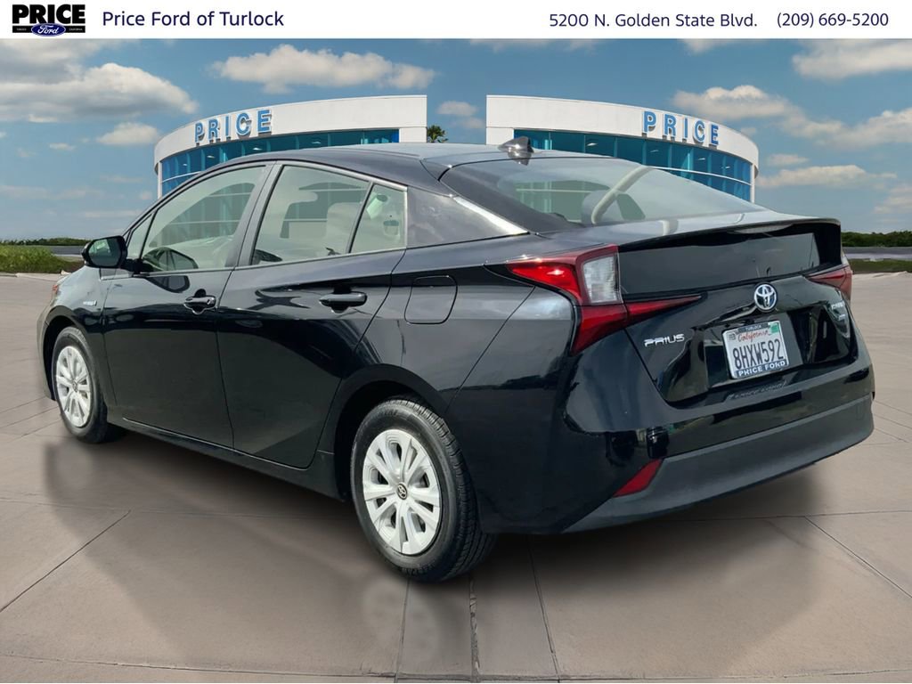 Used 2019 Toyota Prius L Eco w/ Carpet Mat Package image 7
